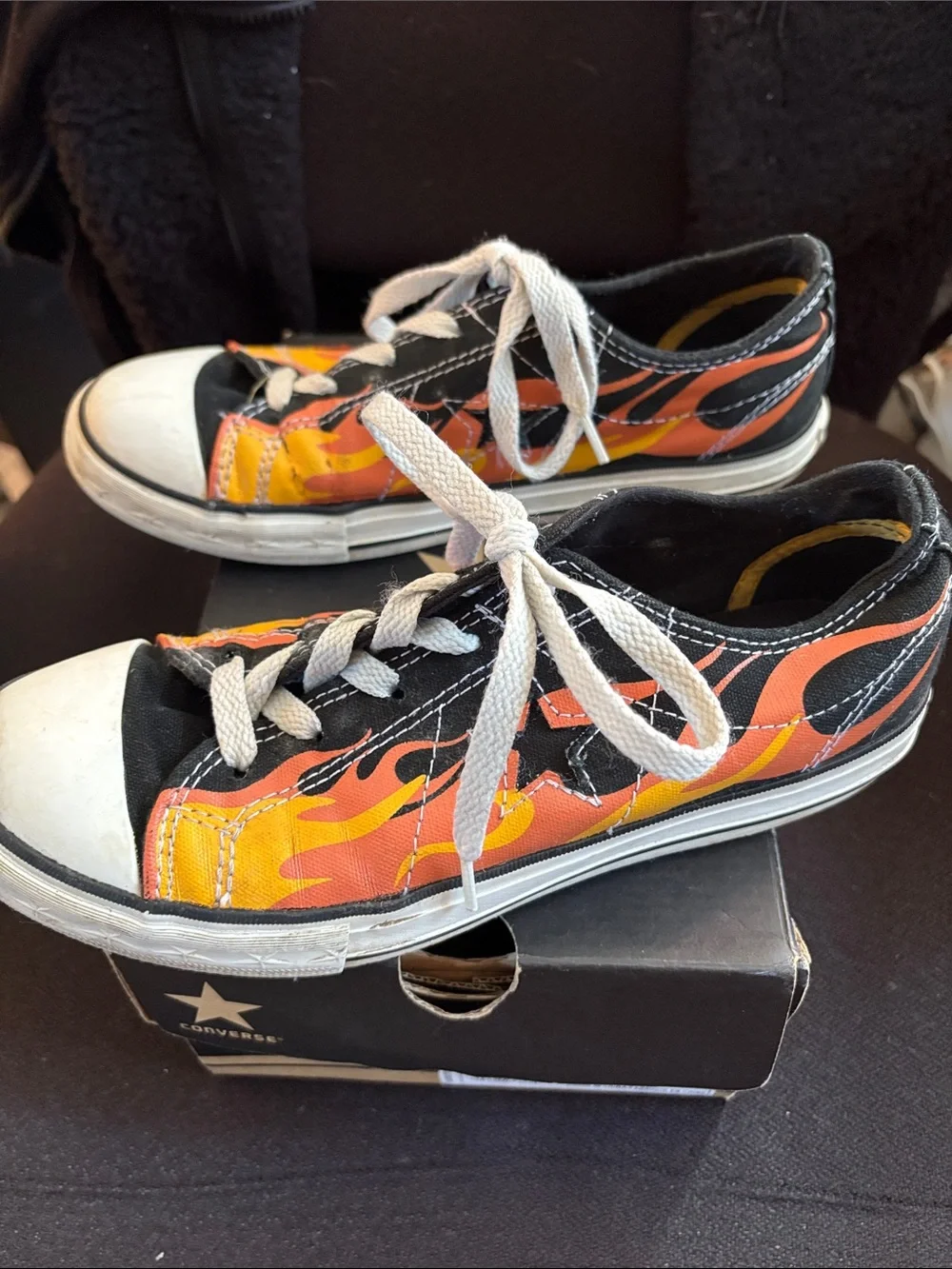 Converse youth size